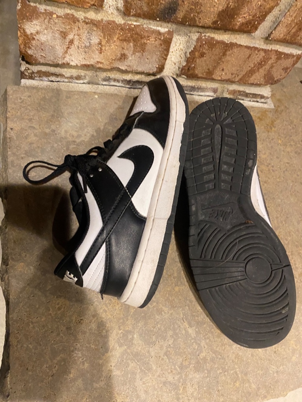 Panda Nike dunks - Picture 3 of 3